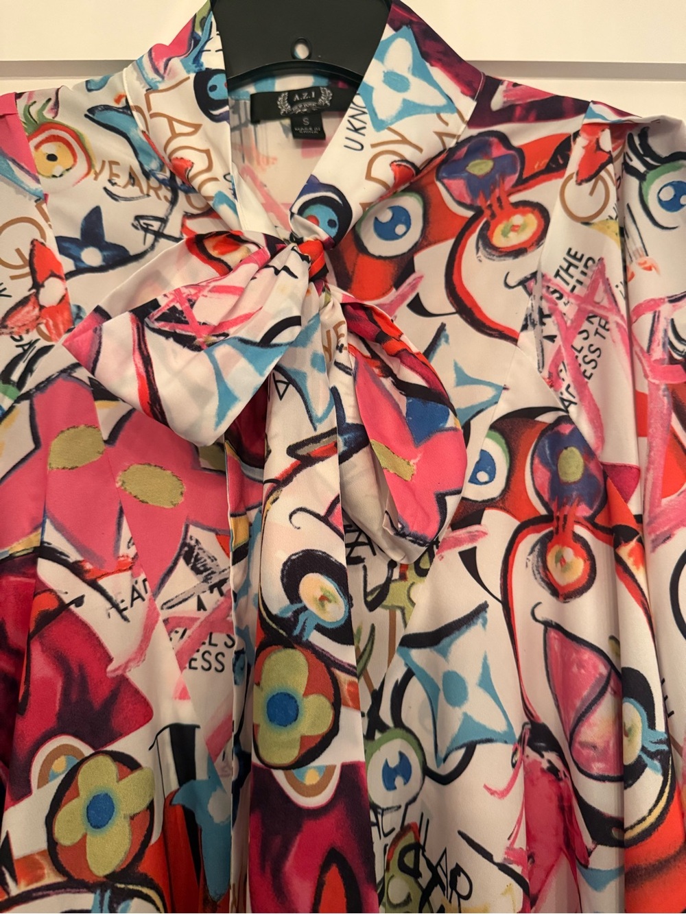 Colorful Graffiti Print Tie-Neck Blouse - Picture 5 of 5